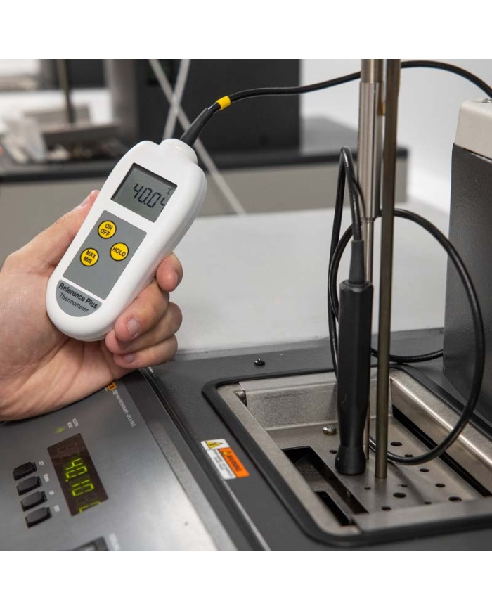 ETI Referens Plus-termometer för att kalibrera andra termometrar. Med Max, Min & Hold-funktion. Levereras med PT100-givare och 5-punkters kalibreringscertifikat