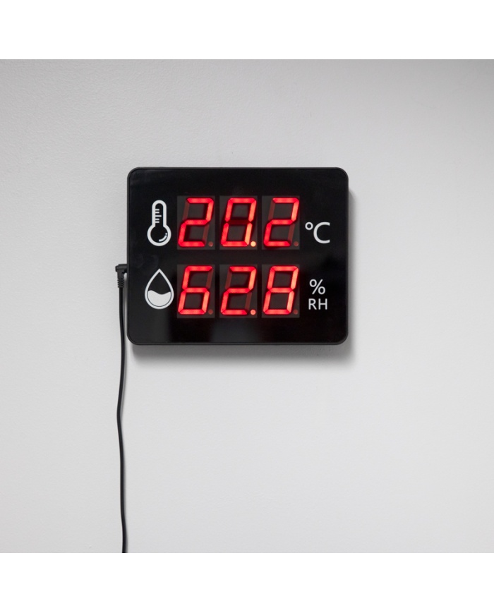 ETI Stor digital termometer och hygrometer för väggmontage i publika lokaler, som skolor och kontor. Minsta varianten med måtten 25 x 170 x 210mm